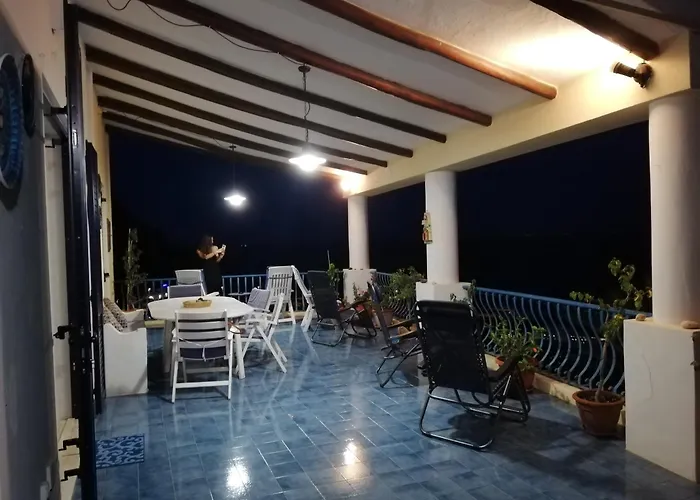 La Casa Del Capitano, L'uomo E Il Mare ... * 리파리